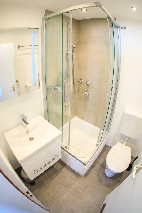 Modern Apartment In City Center Wurzburg Bagian luar foto